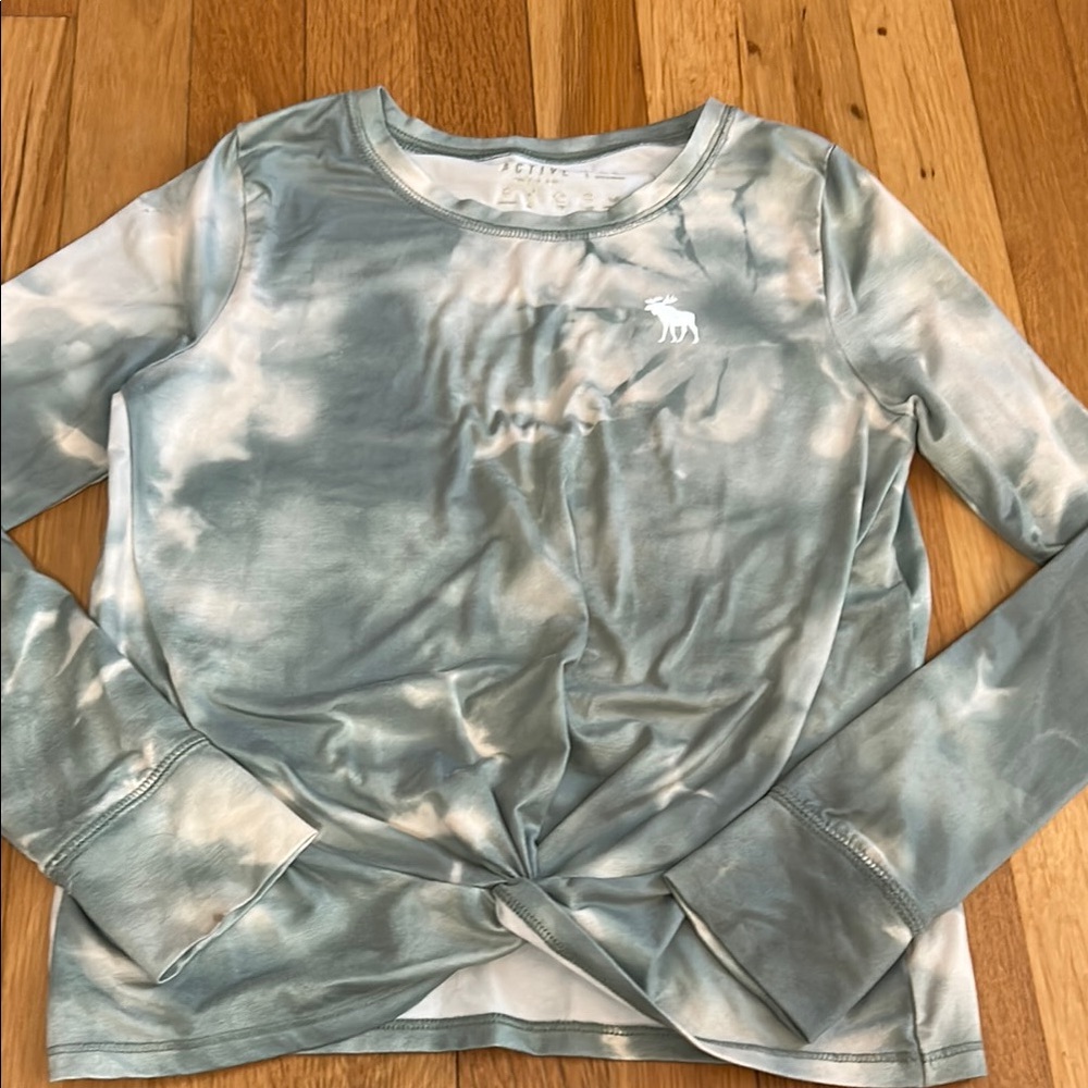 Abercrombie kids tie dye green active top. 9/10
